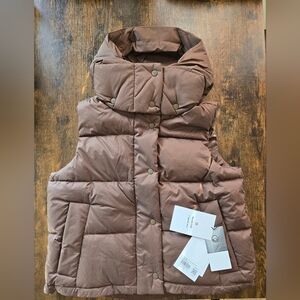 Lululemon Wunder Puff Cropped Vest Size 4 New